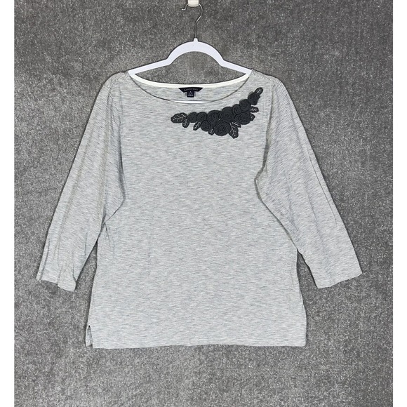 Lands End Top Womens Size Large 14-16 Gray Striped 3/4 Sleeve 3D Rose Applique - Picture 1 of 8